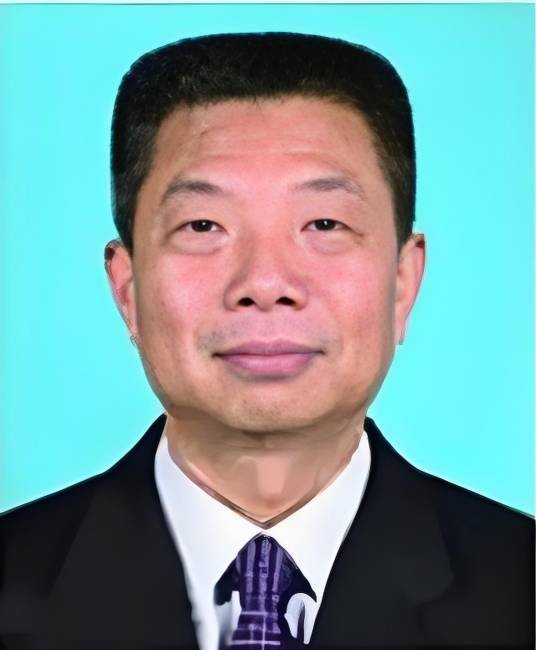 蔡巍（广东省广州市公安局原二级巡视员）