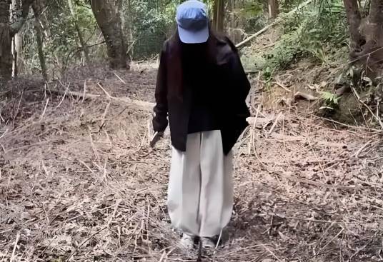 10·26上饶女子徒步发现蛇窝事件