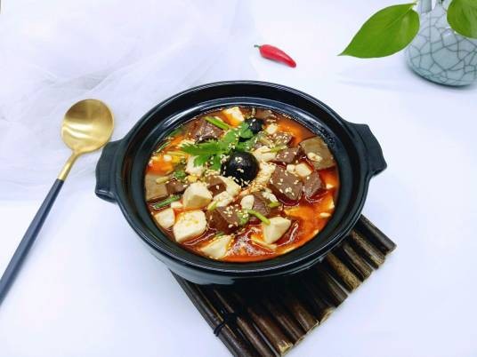 鸭血烩豆腐