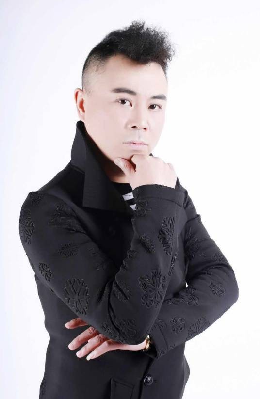 王家霖（华语原创歌手、演员、导演）
