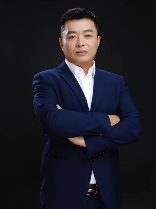 李双健（企业家、穆荣控股创始人兼CEO）