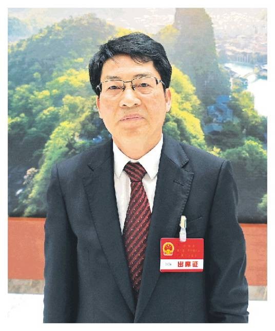 黄强（广西壮族自治区桂林市铁路建设办公室主任、桂林市交通运输局局长）