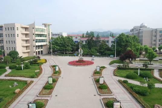 六安市毛坦厂中学