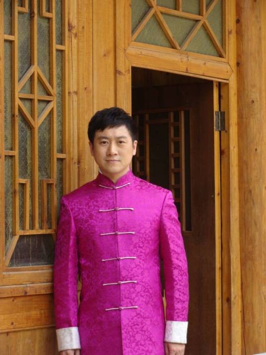 汤俊（中国人民海军政治部文工团独唱演员）