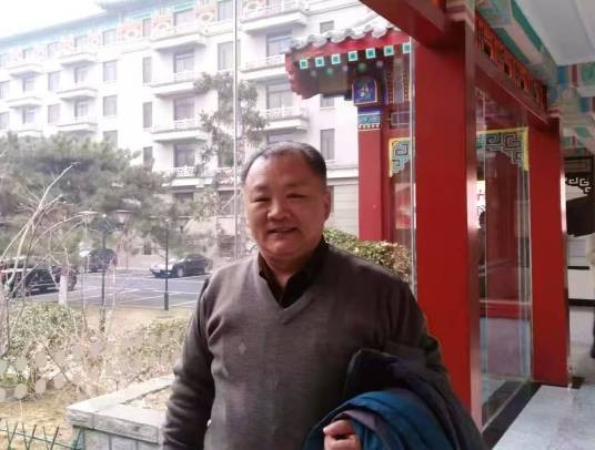 刘强（一级美术师、海口经济学院教授）