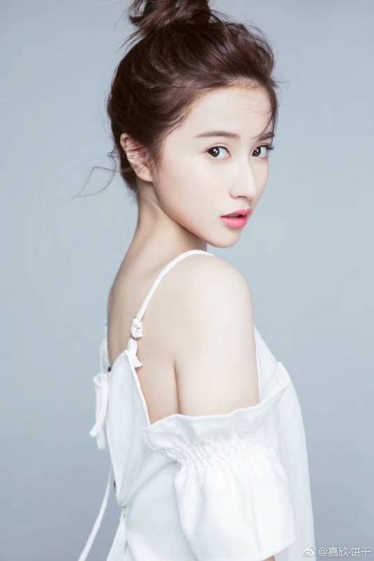 胡嘉欣(中国内地流行乐女歌手、影视演员)