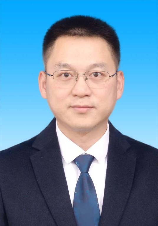 袁磊（四川省乐山市金口河区人民政府党组副书记、常务副区长）