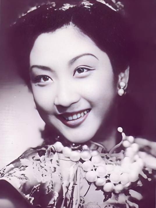 周曼华