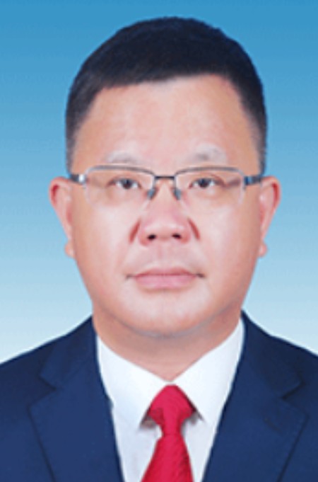 谢锋（福建省龙岩市人民政府副秘书长）