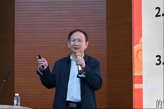 郑念（科普作家、中国科普研究所副所长）