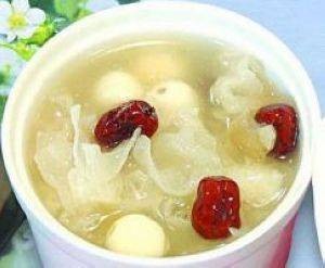 红枣银耳莲子汤