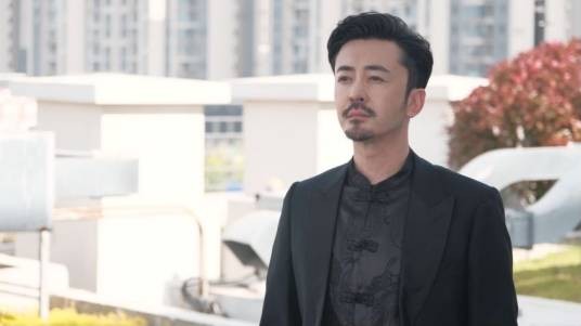 常河（电视剧《你比星光美丽》中的反派男配角，韩廷的前助手）
