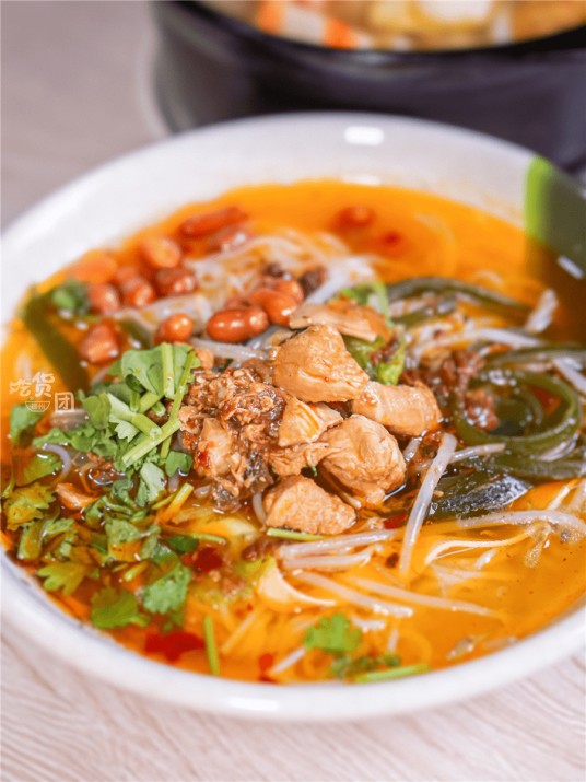 鸡丁米线