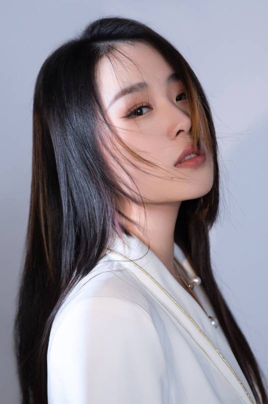 叶莺（中国内地女歌手）