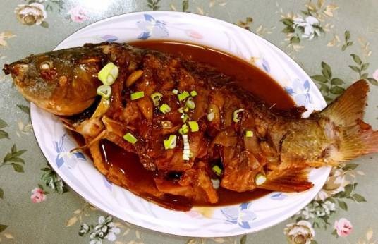 酱焖鲤鱼