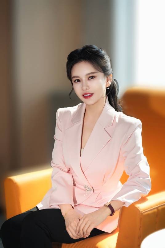 刘美希（中国内地女主持人、出品人，世界物联网传播大使）