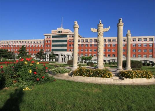公主岭市荣超实验中学