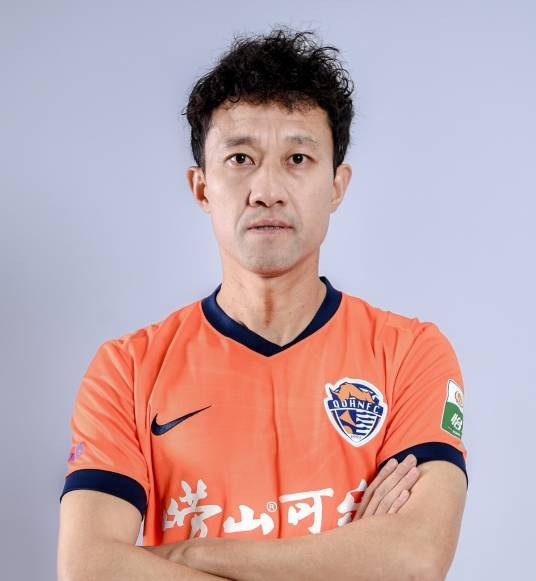 宋龙（1989年8月出生的中国足球运动员）
