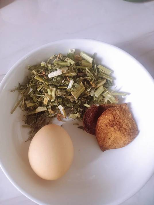 益母草煲鸡蛋