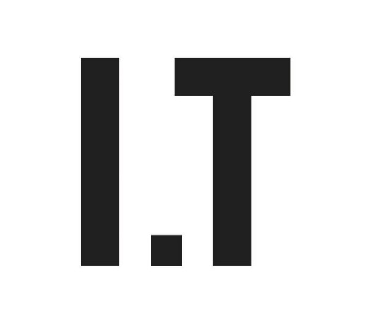 I.T（以时装品牌零售为主的上市公司）