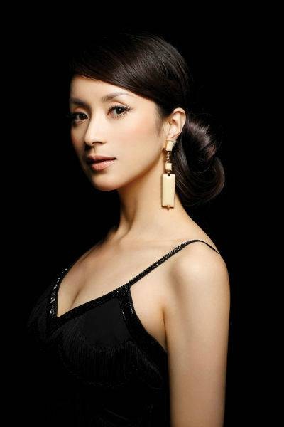 汤灿（中国内地女歌唱家、影视演员）