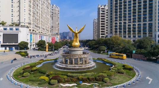 碧桂园·凤凰城（句容市的大型综合性社区）
