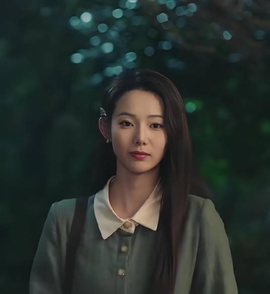 林曼歌（甜虐爱情剧《她的伪装》中的角色）