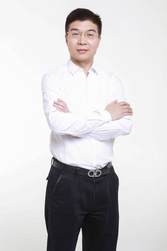 冯斌(整形主诊医生,现北京纯脂医疗美容,副主任医师,原和谐医美品牌创始人、院长,副主任医师)