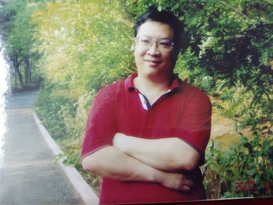 罗亚(辽宁石油化工大学艺术设计学院副教授)