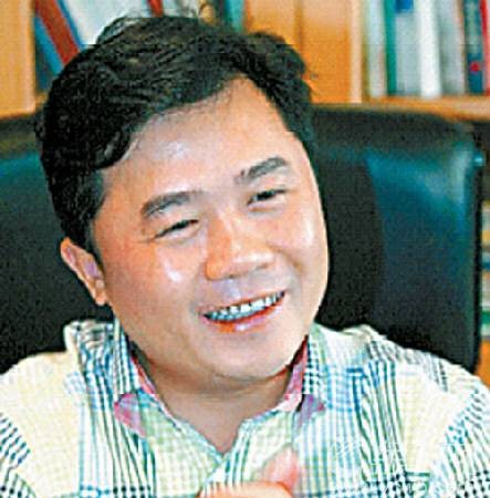 黄伟（第十四届全国政协委员、民进重庆市委会副主委、重庆医科大学附属第一医院骨科主任）