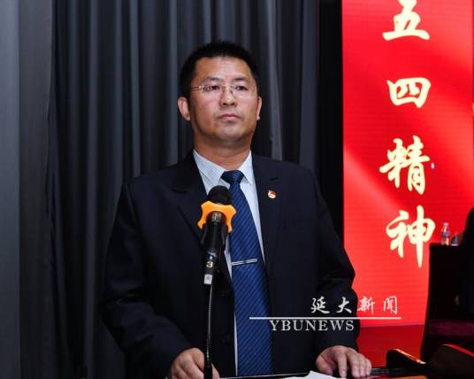郑国（延边大学离退休工作处党委委员、书记，挂职龙井市委副书记）