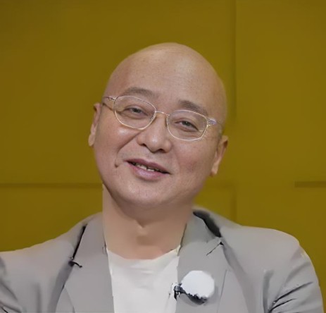 路行（创联控股有限公司原执行董事兼董事会主席）