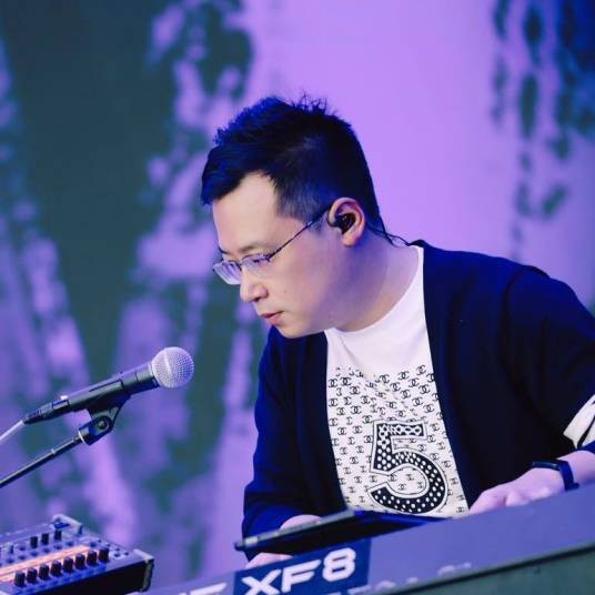 沈忱（音乐制作人/四川音乐学院教师）