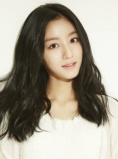 姜敏儿（韩国女演员）