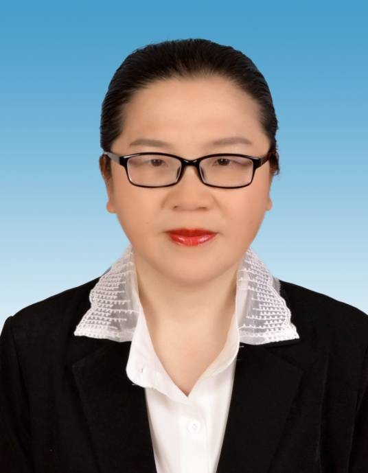 向丹（湖南省湘西土家族苗族自治州永顺县行政审批服务局原局长）