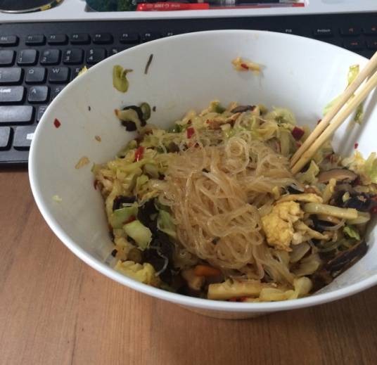 圆白菜炒粉