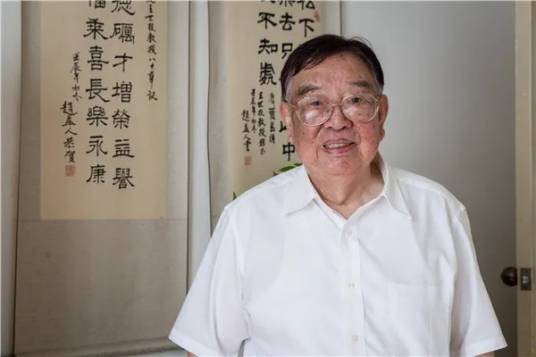 王世根(上海市中共党史学会原常务副会长兼秘书长)